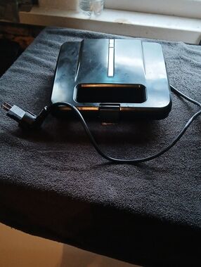 Black Electric Sandwich Maker - Compact Countertop Sandwich Press